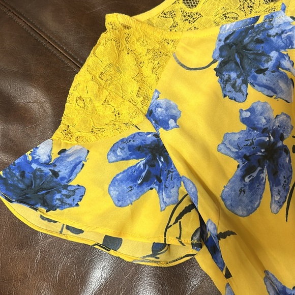 Beautiful yellow and blue silk short sleeve blouse with detailed embroidery, S - Picture 2 of 6